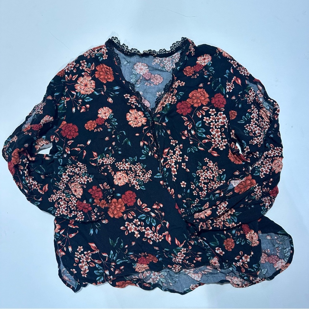 Democracy Black Floral V-Neck Blouse with Lace Trim